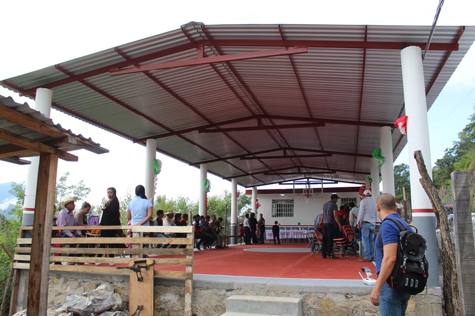 Asiste el alcalde a la inauguración de techado en escuela "Ignacio Manuel Altamirano"