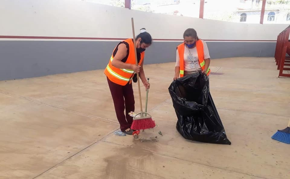 Se llevan a cabo tareas de limpieza en la cabecera municipal