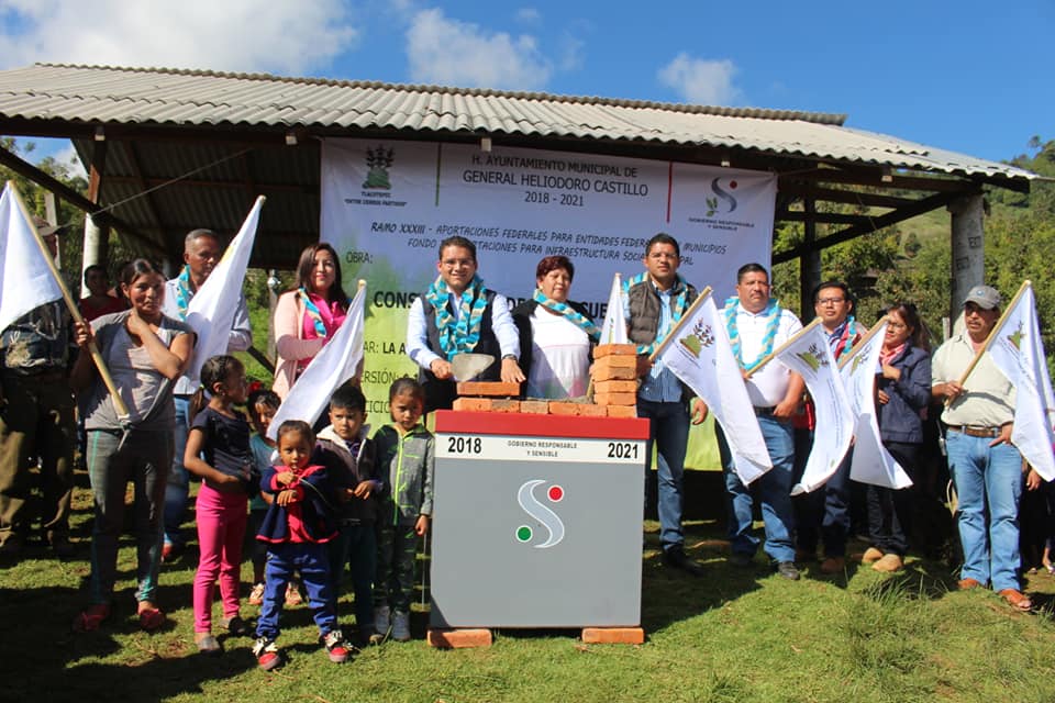 Colocan Primera Piedra de Albergue Comunitario en la Comunidad de La Aurora