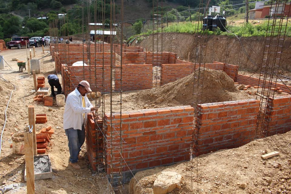 Continua la construcción de las instalaciones del Telebachillerato 176