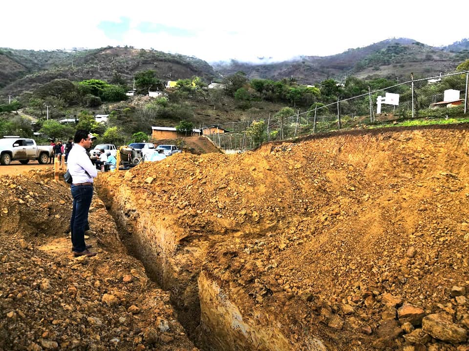 Continua la construcción de las instalaciones del Telebachillerato 176