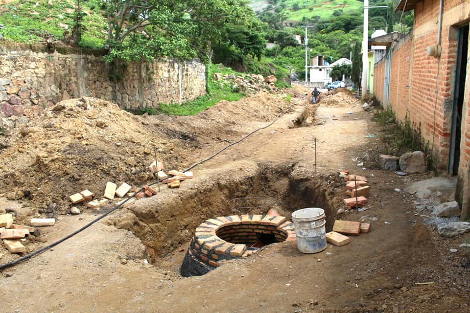 Pavimentación del circuito que conecta los barrios El Espino y La Guadalupe