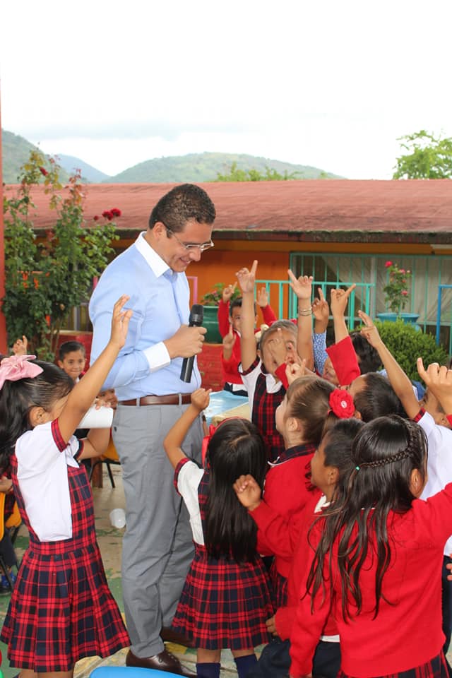 El alcalde visita el Jardín de Niños «Sor Juana Inés de la Cruz»