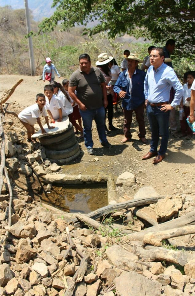 Visita Hernández Landa el manantial de «El Papayo»