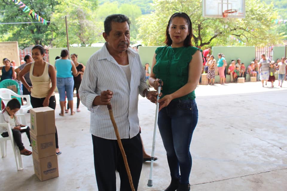 Visita de la Presidenta del DIF Municipal a Tetela del Río y Amacahuite