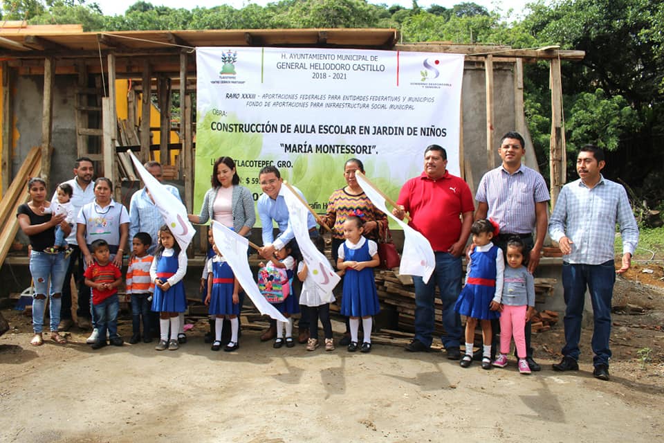 El alcalde visita jardin de niños «Sor Juana Inés de la Cruz» y «María Montessori»