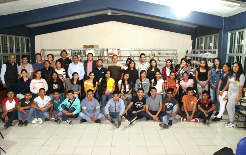 Participan estudiantes del municipio en la Eposición «Encuentro del Mañana» en la UNAM