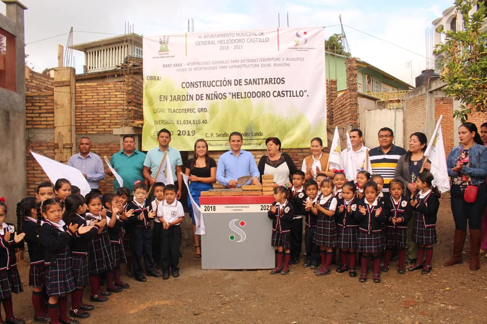 Colocan Primera Piedra en jardín de niños «Heliodoro Castillo»