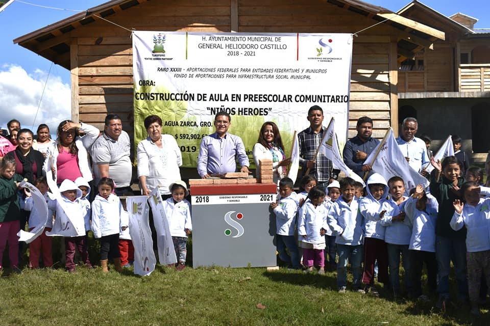 Colocan primera piedra en plantel «Niños Héroes»