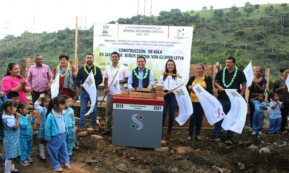 Inicia construcción de aula en jardín «Bertha Von Glumer»