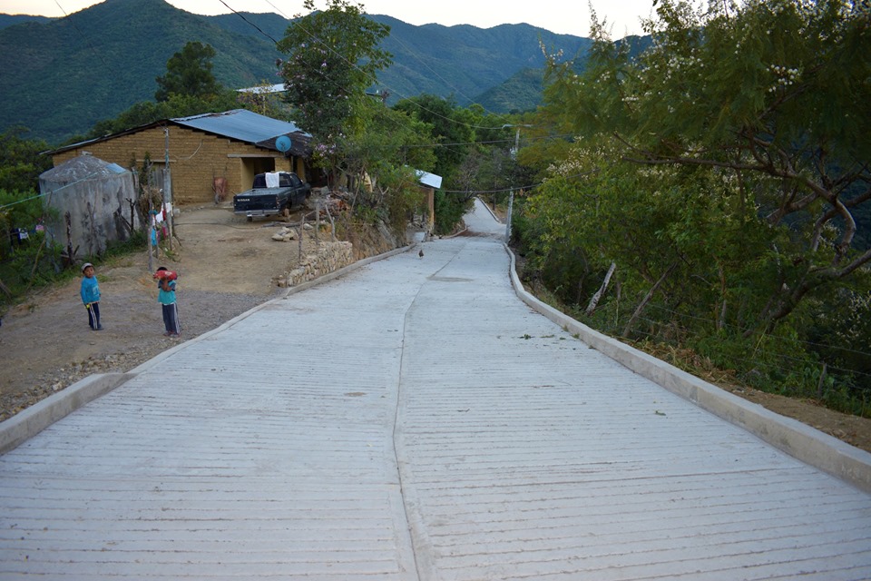 Concluyen trabajos de pavimentación en Coatepec del Ocote