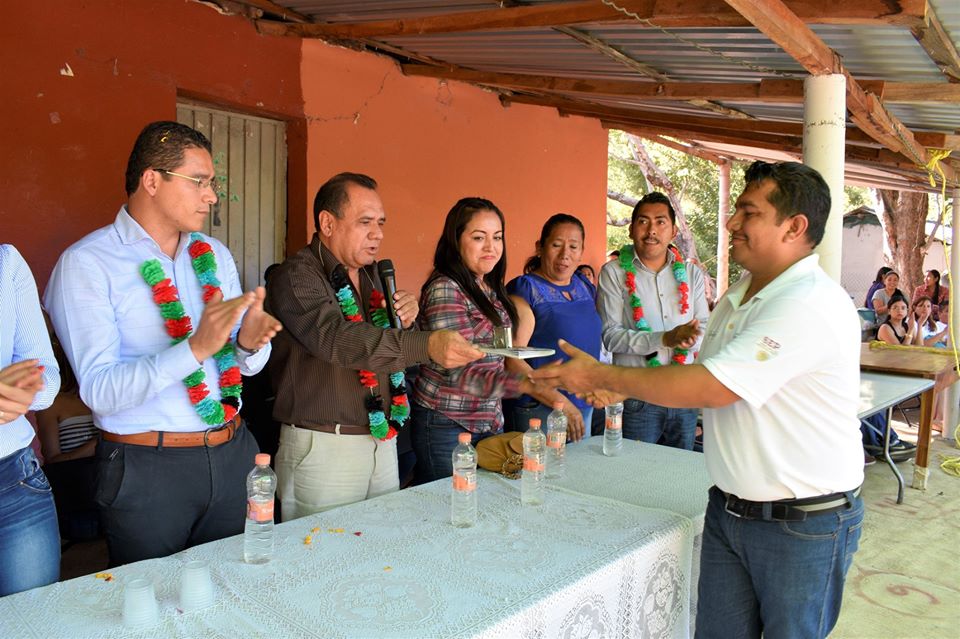 Primaria Lázaro Cárdenas recibe clave educativa