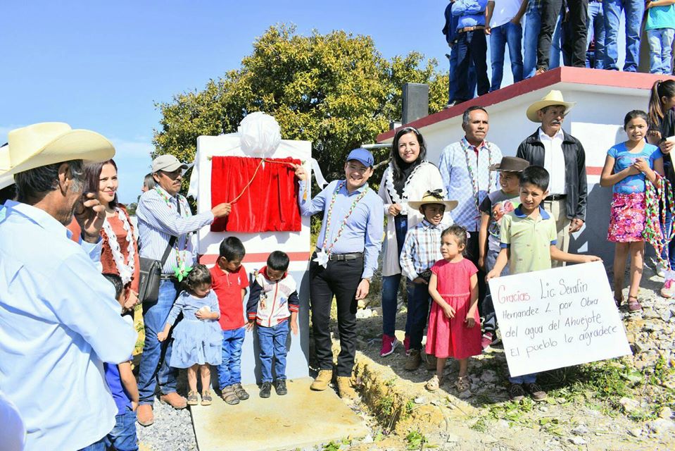 El alcalde inauguró rehabilitación del sistema de agua potable en El Ahuejote