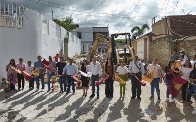 Banderazo de pavimentación de la calle Carrillo Puerto
